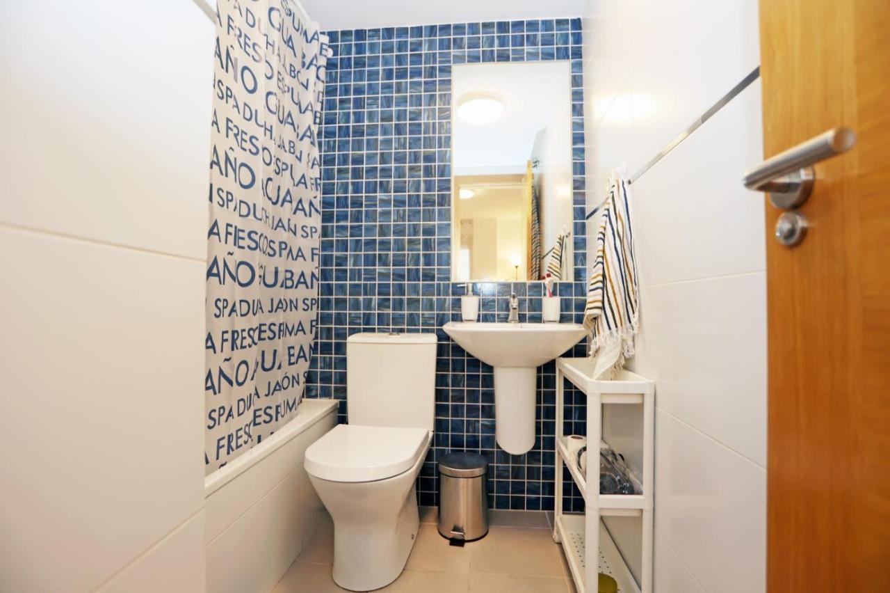 Casa Fenicia - Cosy Apartment With Free Private Parking Málaga Exterior foto